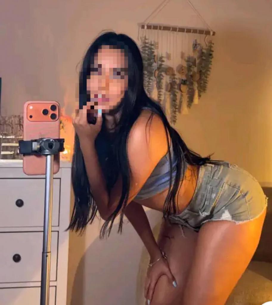 664554473: Chica busca chico en Málaga