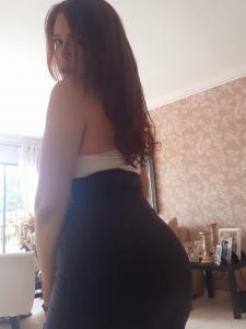 664018939: Chica busca chico en Murcia