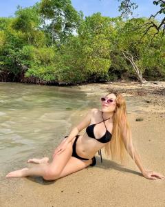 742004489: Chica busca chico en Las Palmas