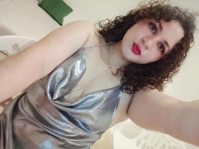 632355422: Chica busca chico en Barcelona