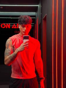 662452942: Chico busca chica en Valencia