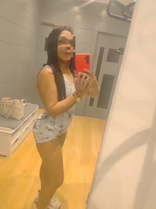 697375912: Chica busca chico en Málaga