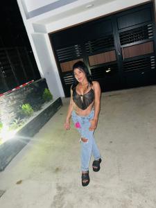 613755193: Chica busca chico en Sevilla