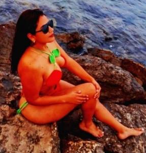 613232055: Chica busca chico en Ibiza