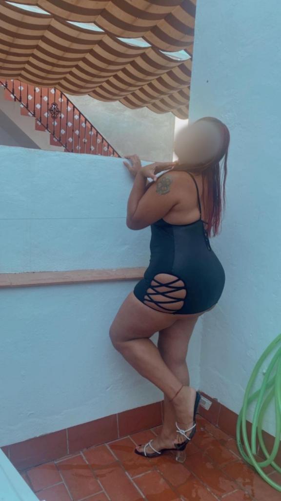 667600934: Chica busca chico en Sevilla