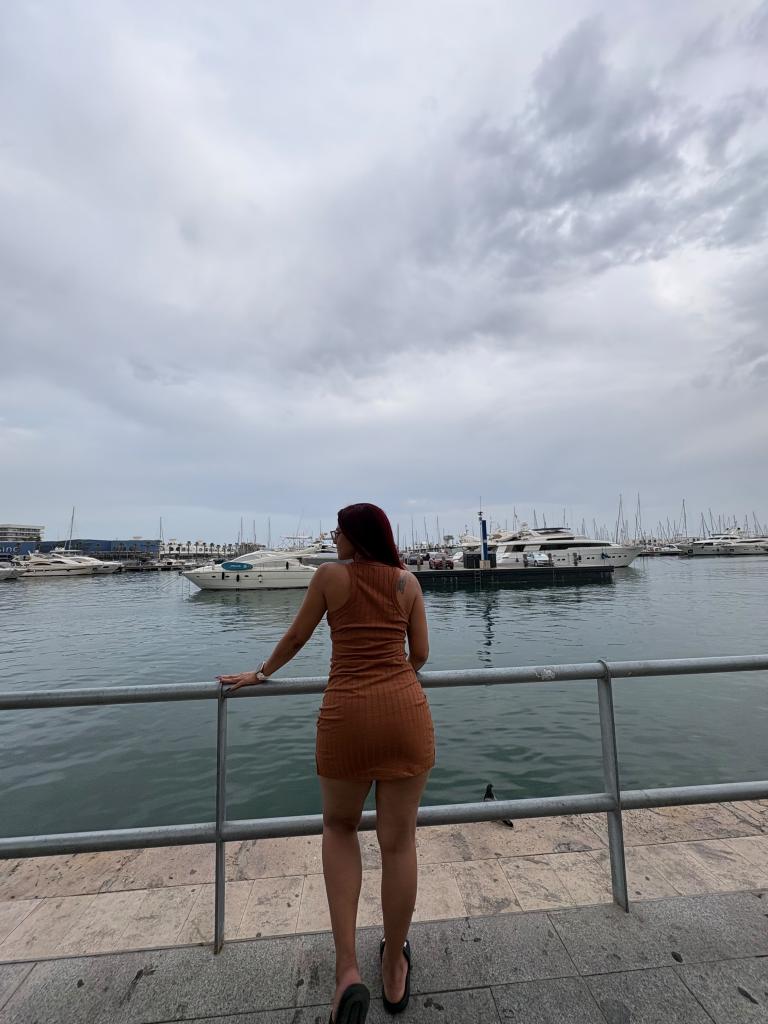 743031025: Chica busca chico en Granada