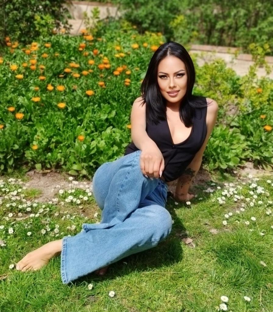 637877815: Chica busca chico en Madrid