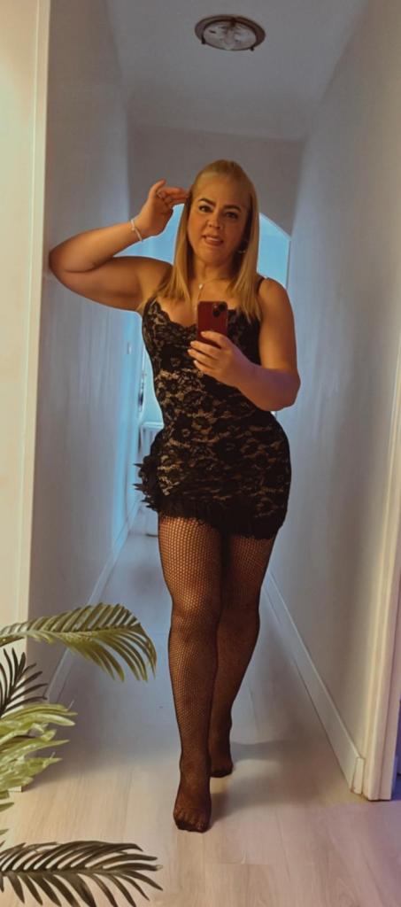 613384601: Chica busca chico en La Coruña