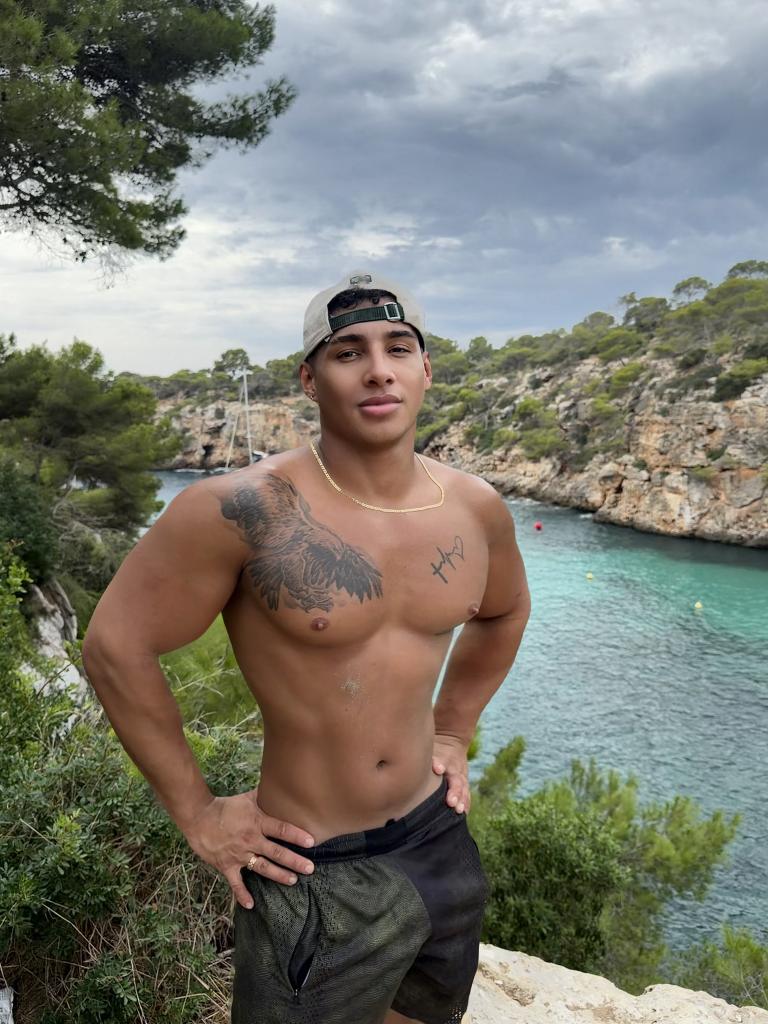 Chico busca chica en Ibiza: 