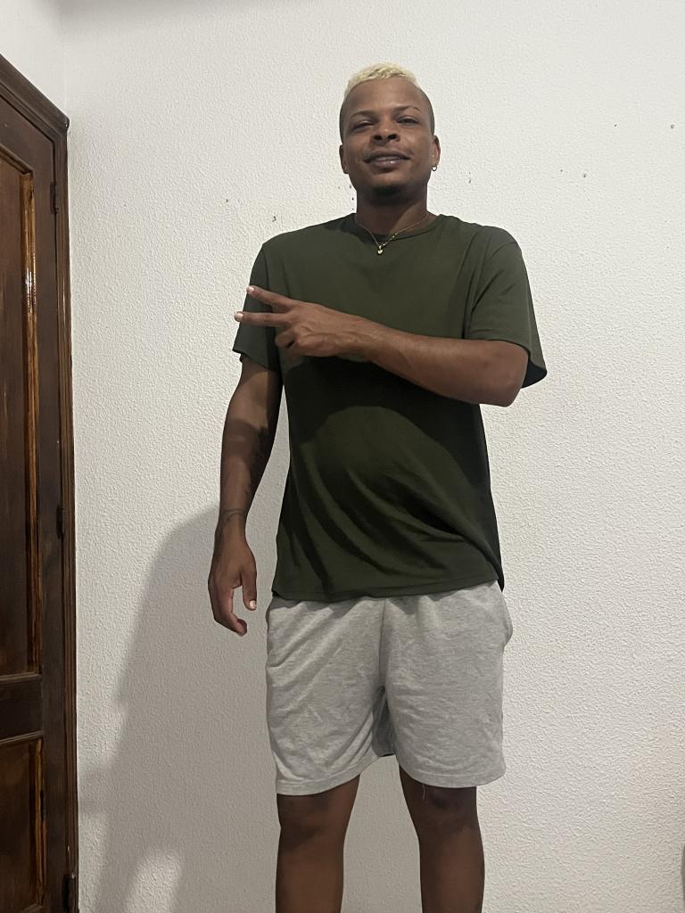 658673521: Chico busca chica en Alicante
