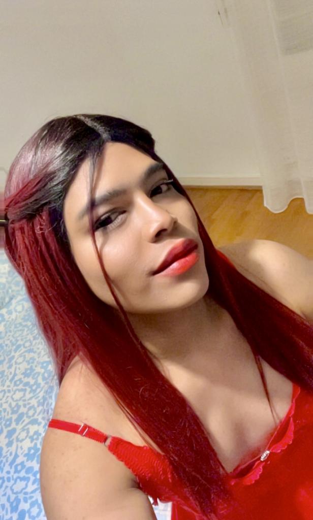 631043140: Chica busca chico en Orense