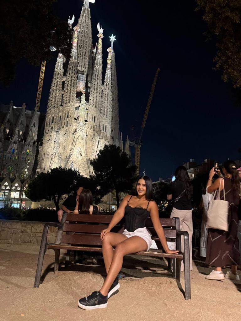 647263651: Chica busca chico en Barcelona