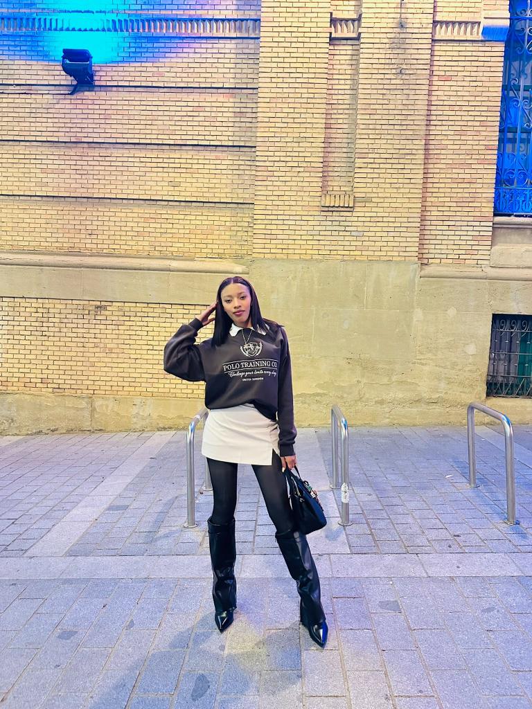 626367466: Chica busca chico en Sevilla