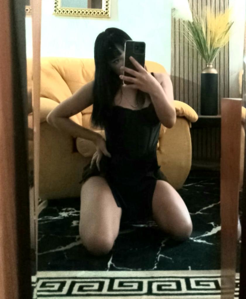 631345451: Chica busca chico en Valencia