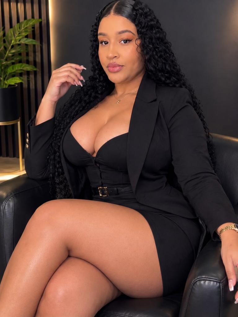 Chica busca chico en Almería: 