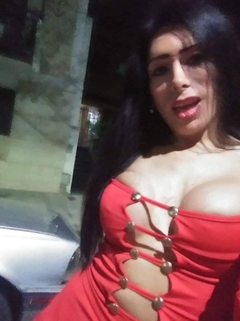 742064087: Transexual en Gerona