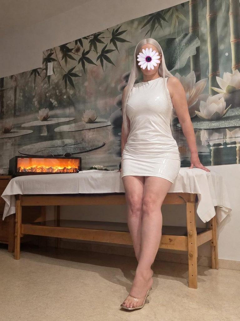 602556595: Chica busca chico en Sevilla