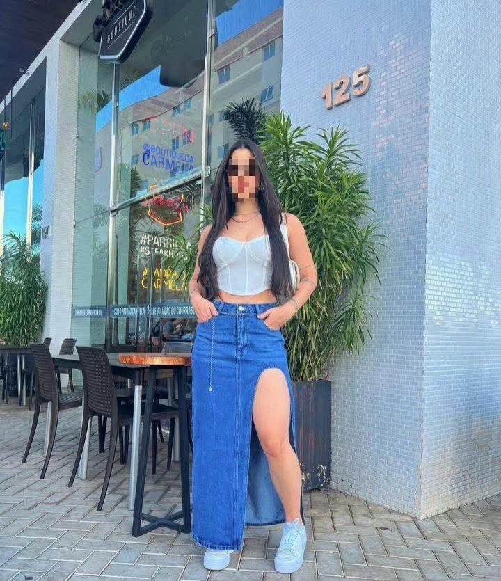 617492072: Chica busca chico en Barcelona