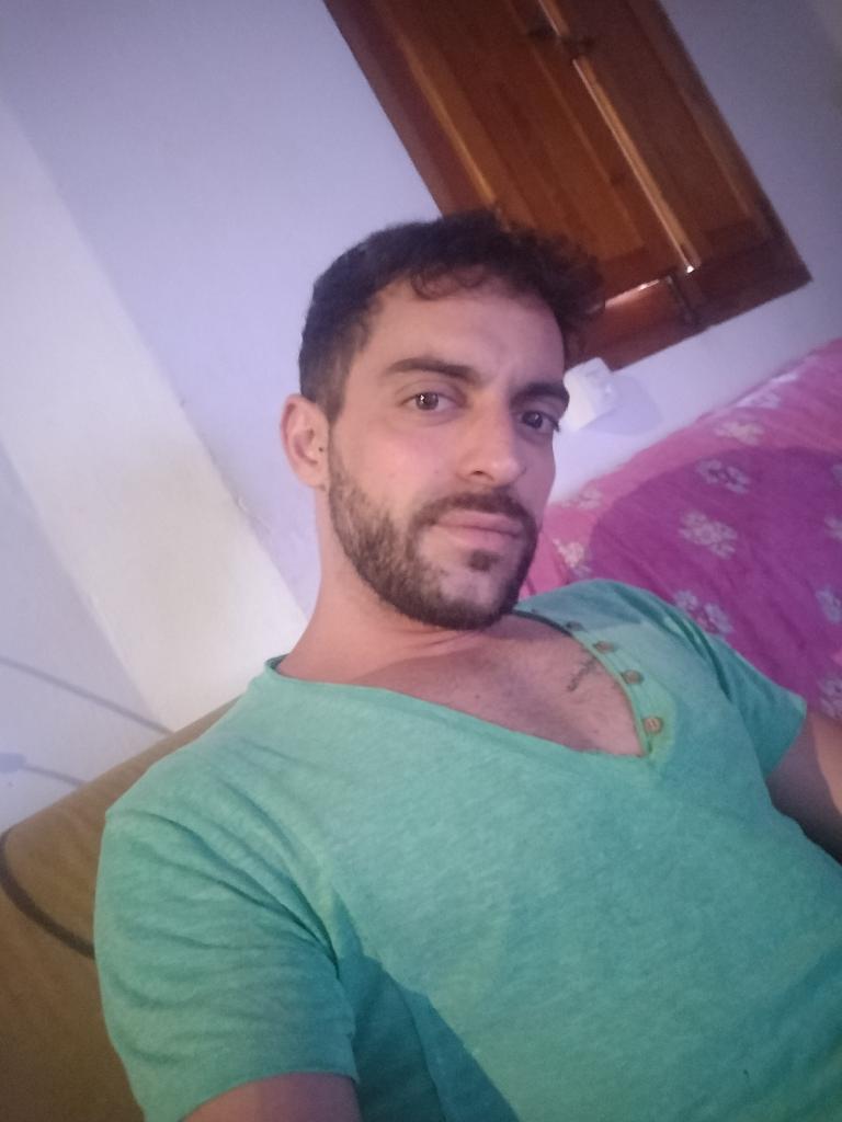 633700384: Chico busca chica en Córdoba