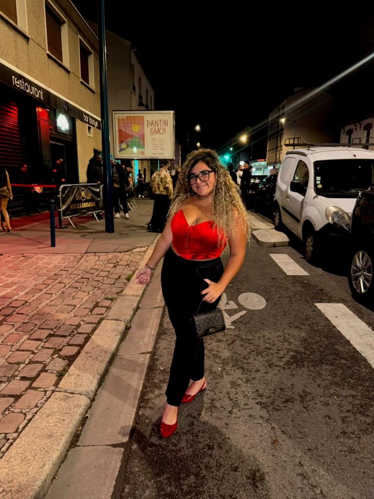 678771086: Chica busca chico en Madrid