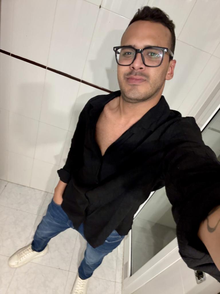 674067103: Chico busca chica en Ibiza