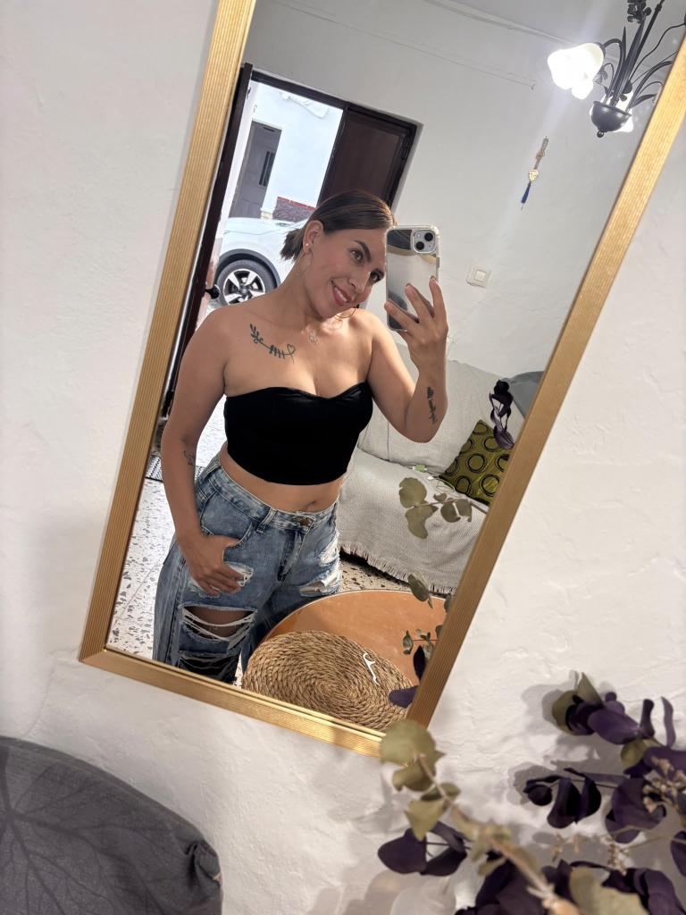 664779405: Chica busca chico en Cádiz