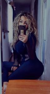 688373694: Travesti en León