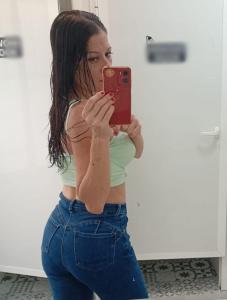 663446945: Chica busca chico en Granada