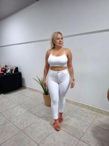 745012474: Chica busca chico en Barcelona