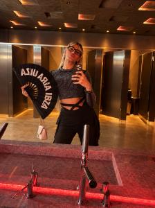 662475434: Transexual en Ibiza