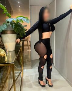 692038278: Chica busca chico en Sevilla