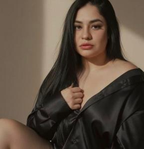 610618953: Chica busca chico en Gerona
