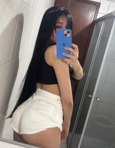 643811787: Chica busca chico en Barcelona