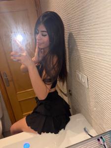 613830783: Chica busca chico en Gerona