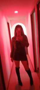 613447167: Chica busca chico en Barcelona