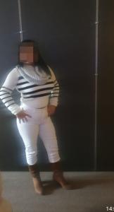613886529: Chica busca chico en La Coruña