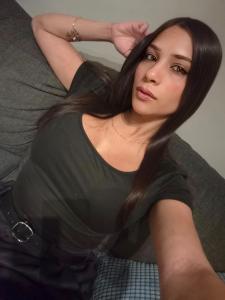 674357548: Chica busca chico en Barcelona