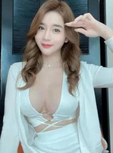 688170168: Chica busca chico en Barcelona