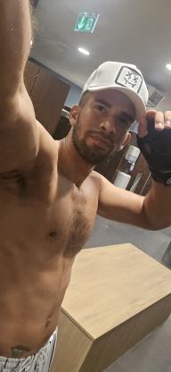 647364661: Chico busca chica en Madrid