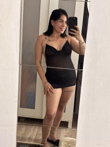 664779405: Chica busca chico en Cádiz