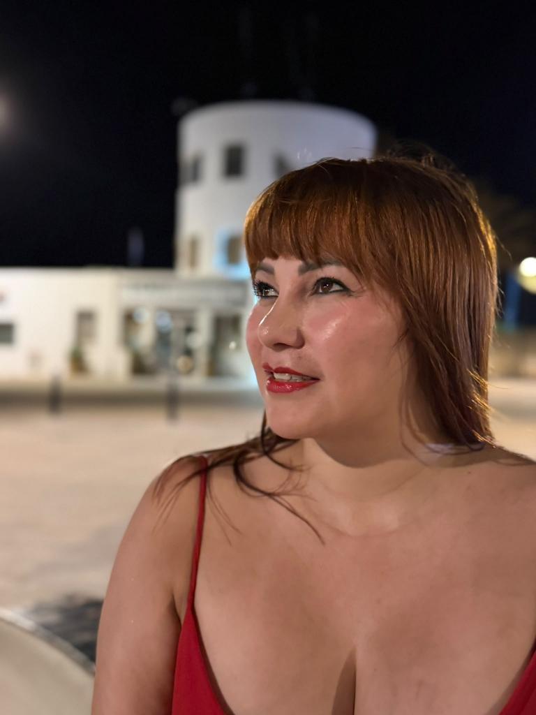 Chica busca chico en Cádiz: 