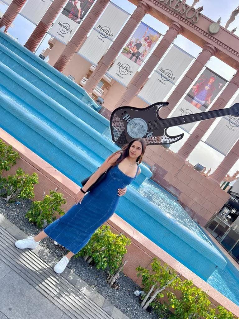 617941473: Chica busca chico en Barcelona