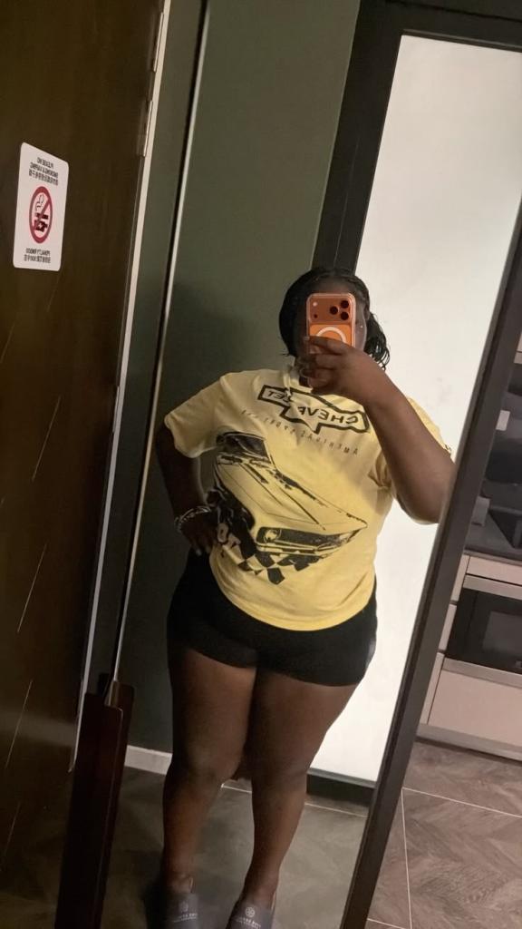 631263881: Chica busca chico en Murcia