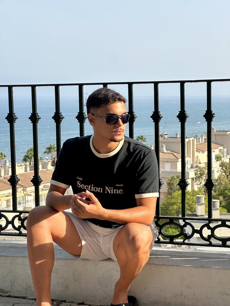 Chico busca chica en Málaga: 