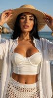 631443241: Chica busca chico en Ibiza