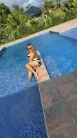 613968333: Chica busca chico en Barcelona