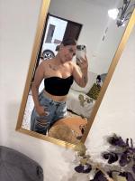 664779405: Chica busca chico en Cádiz