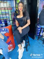 631680443: Chica busca chico en Sevilla