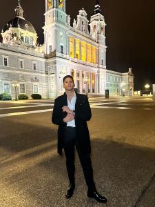 Chico busca chica en Sevilla: 