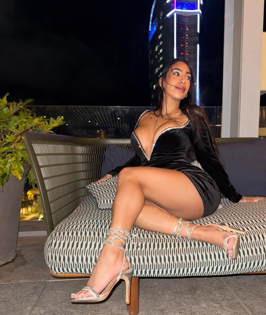 632886402: Chica busca chico en Gerona